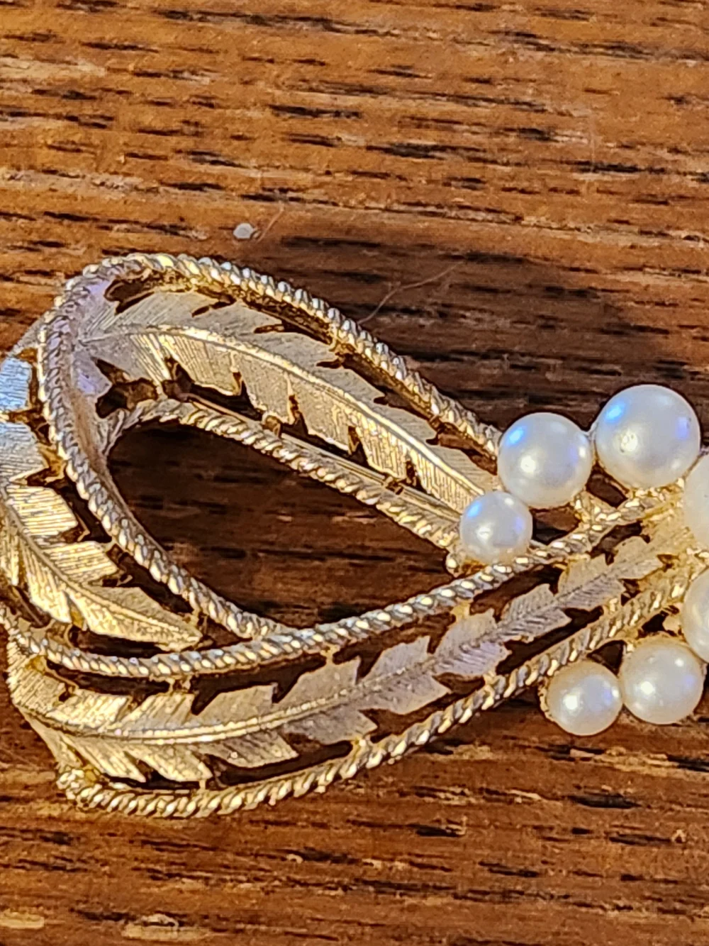 Crown Trifari elegant gold